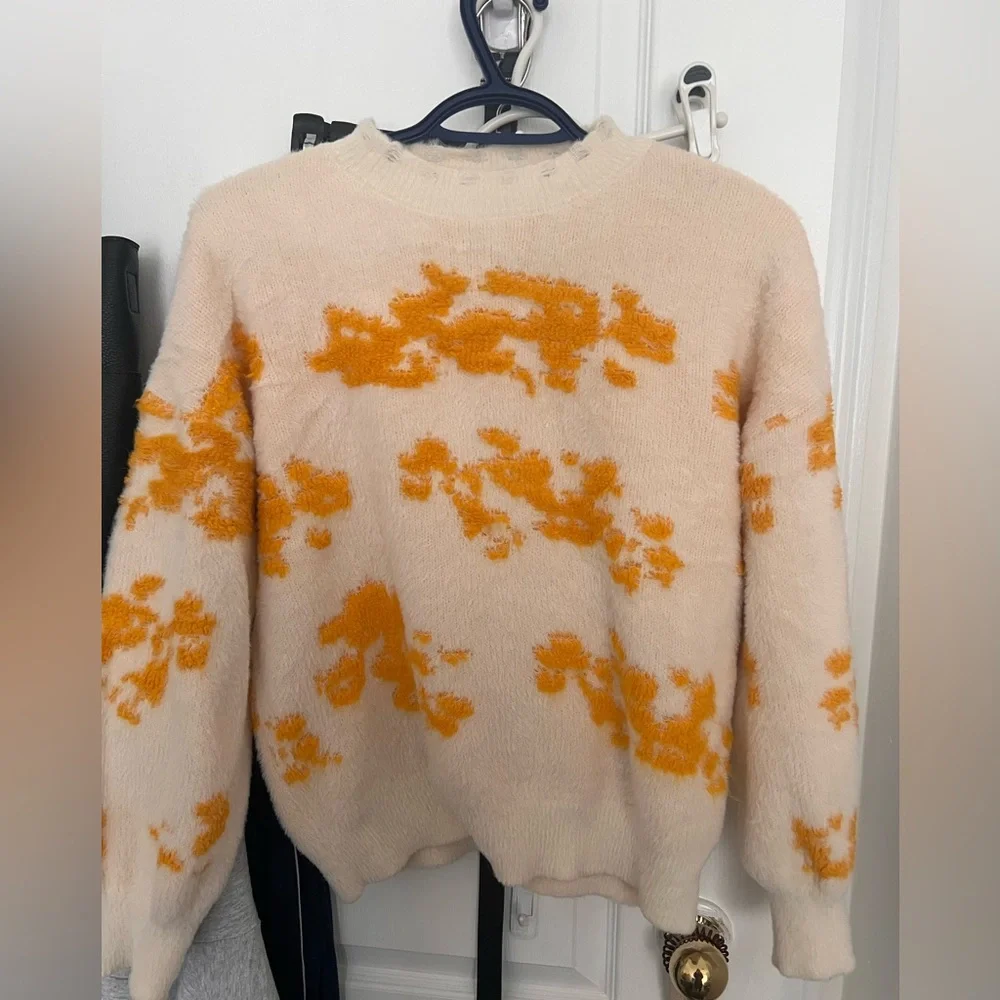 Sweater - Picture 2 of 4